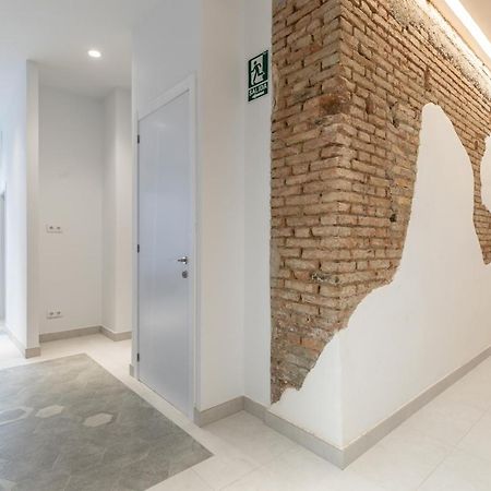 Apt With Antique Floor & Lots Of Sun Light Valência Exterior foto