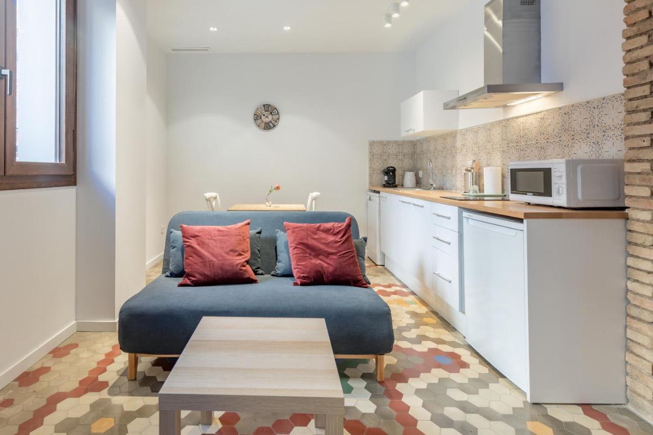 Apt With Antique Floor & Lots Of Sun Light Valência Exterior foto