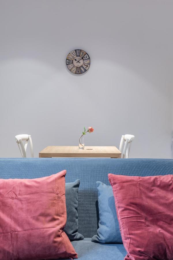 Apt With Antique Floor & Lots Of Sun Light Valência Exterior foto