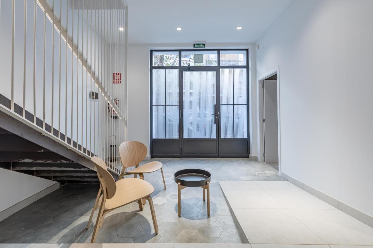 Apt With Antique Floor & Lots Of Sun Light Valência Exterior foto